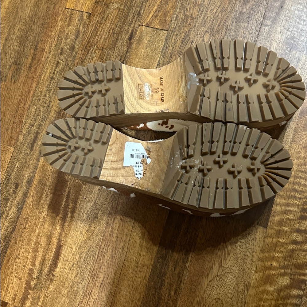 Women’s Cowhide Platform Clog Mule in Brown and White - Picture 9 of 9